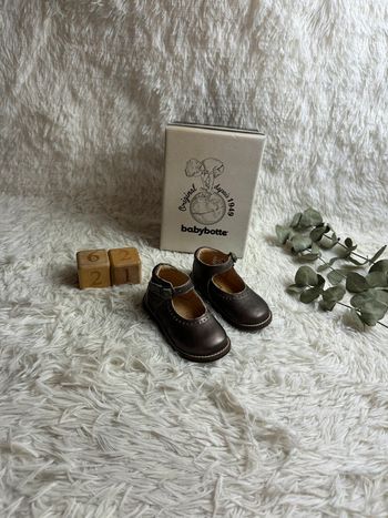 Paire de chaussures Babybotte coloris bronze taille 21