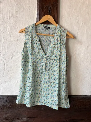 Haut sans manches fleuri Caroll – Taille 40