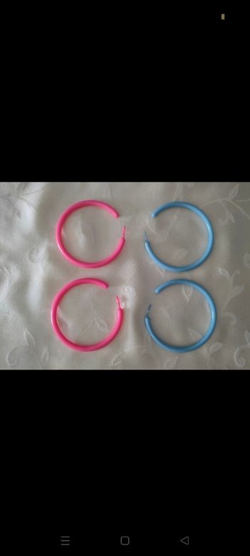 2 paires de boucles d'oreilles