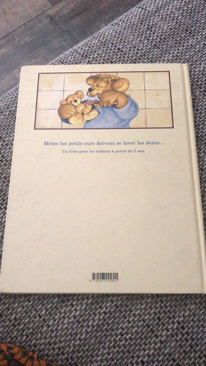 Petit ourson doit se laver les dents - photo numéro 2