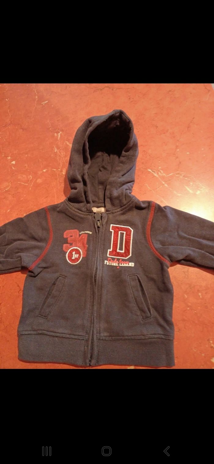 Sweat bébé taille 6 mois