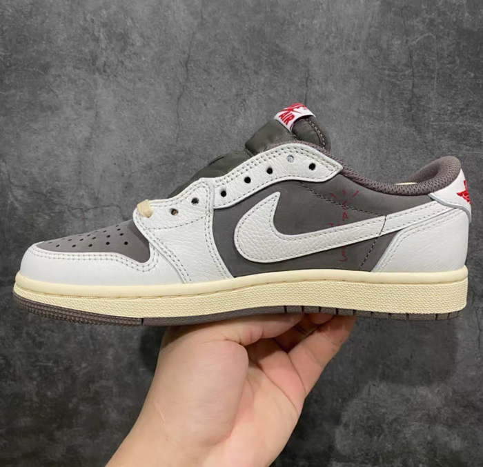 Travis Scott x Air Jordan 1 Low OG SP moka inversé  taille 45 - photo numéro 9