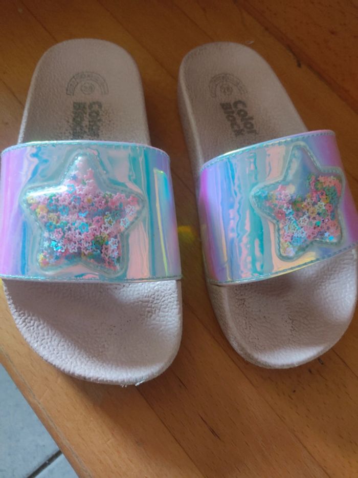 Claquettes pointure 28