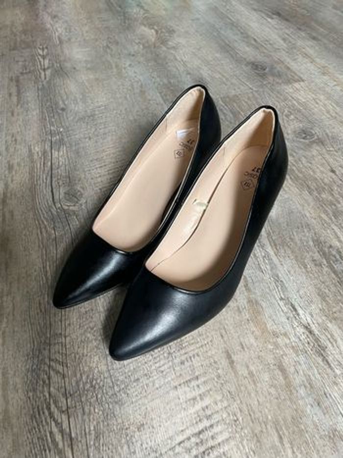 Escarpins en cuir noir - photo numéro 4