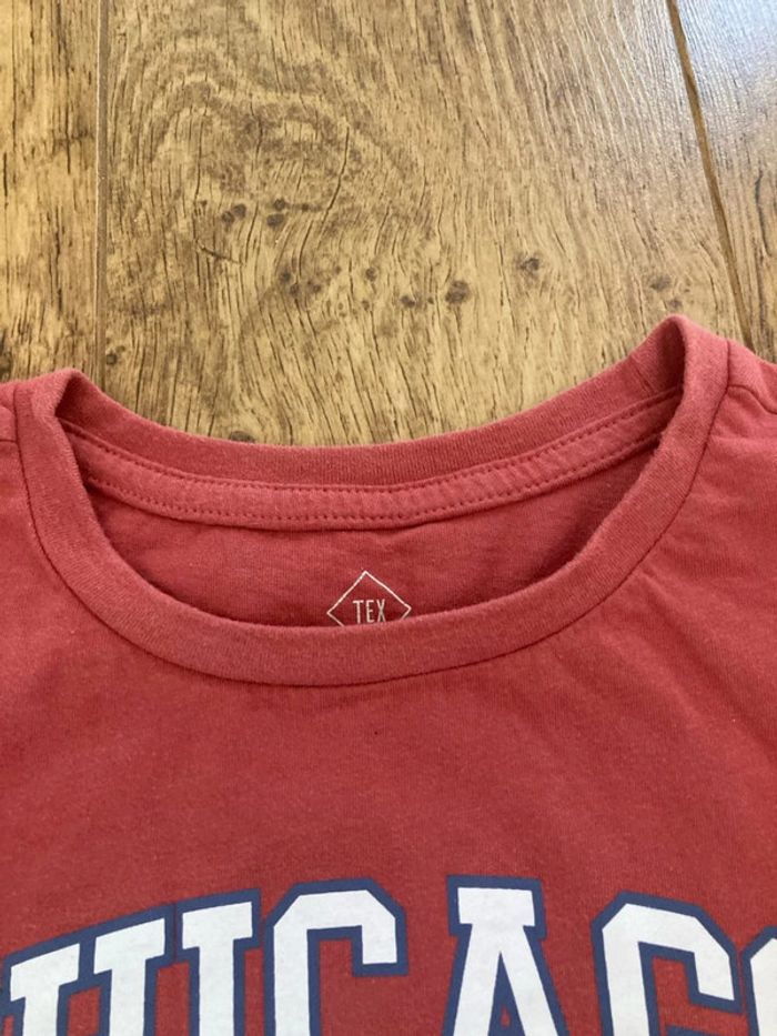 T-shirt rouge Chicago - photo numéro 3