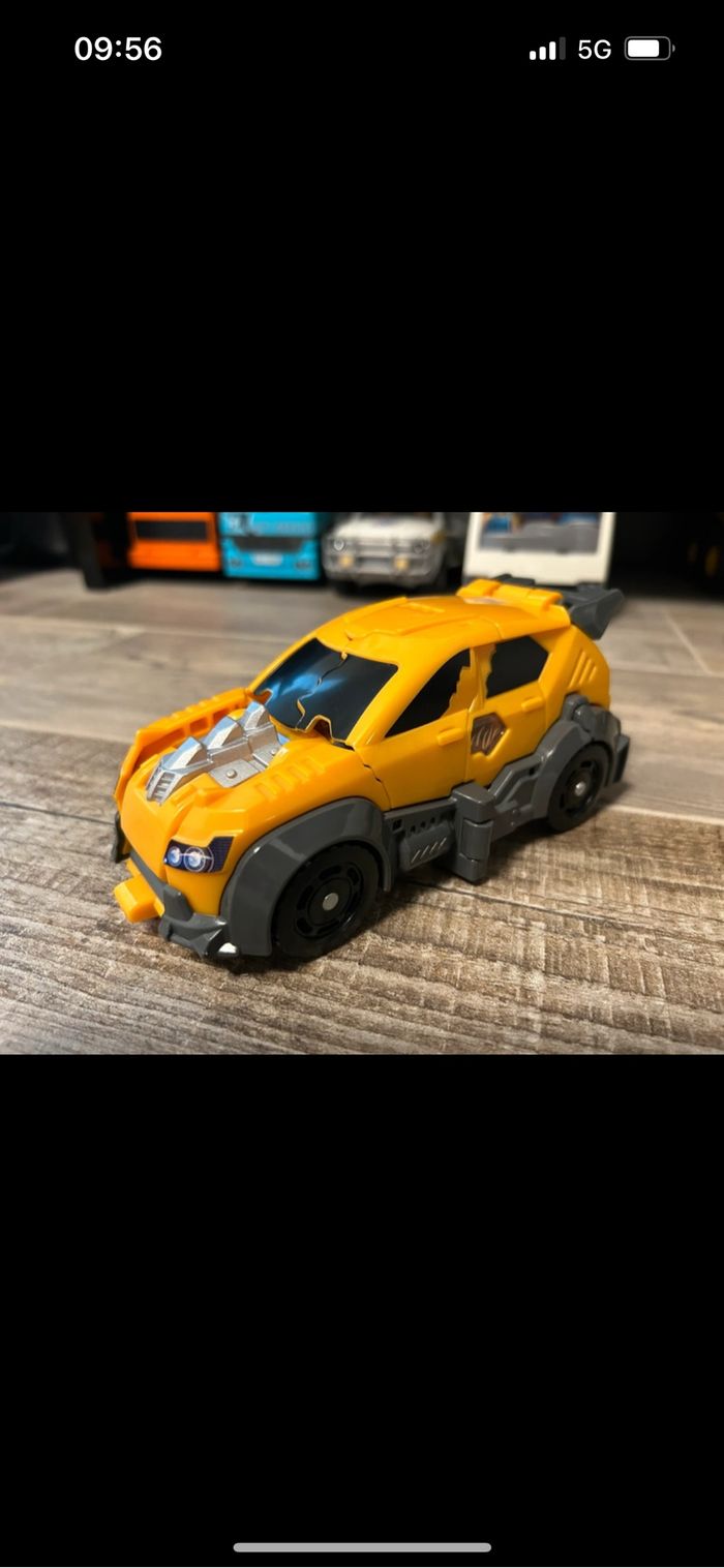 VTech - Switch & Go Dinos Crash, Dinosaure Zyrex, Le T-Rex Transformable en Voiture de Rallye