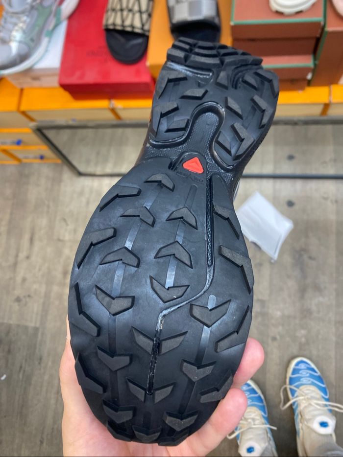 Salomon Noir grise - photo numéro 2