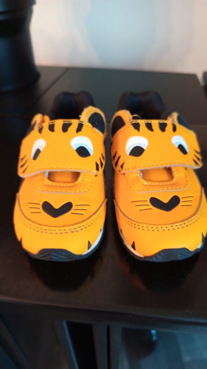 Basket taille 20 neuves - photo numéro 2