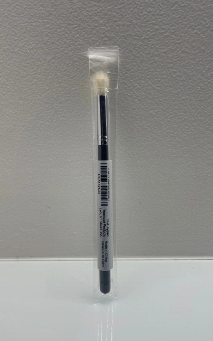 Pinceau fluffy Younique