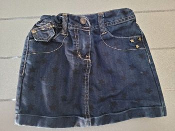 jupe jeans tape à l œil. taille 4 ans parfait etat