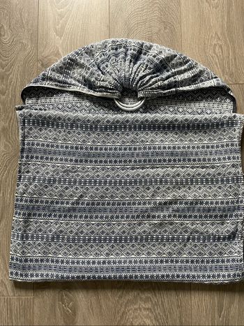 Portage sling ringsling de la marque Didymos prima coure Datk bleue and White 100% coton