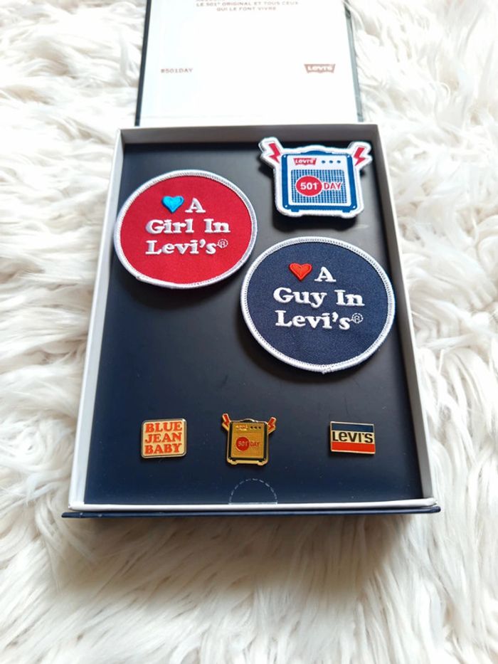 Coffret collector pin's écussons Levi's 501 - photo numéro 2