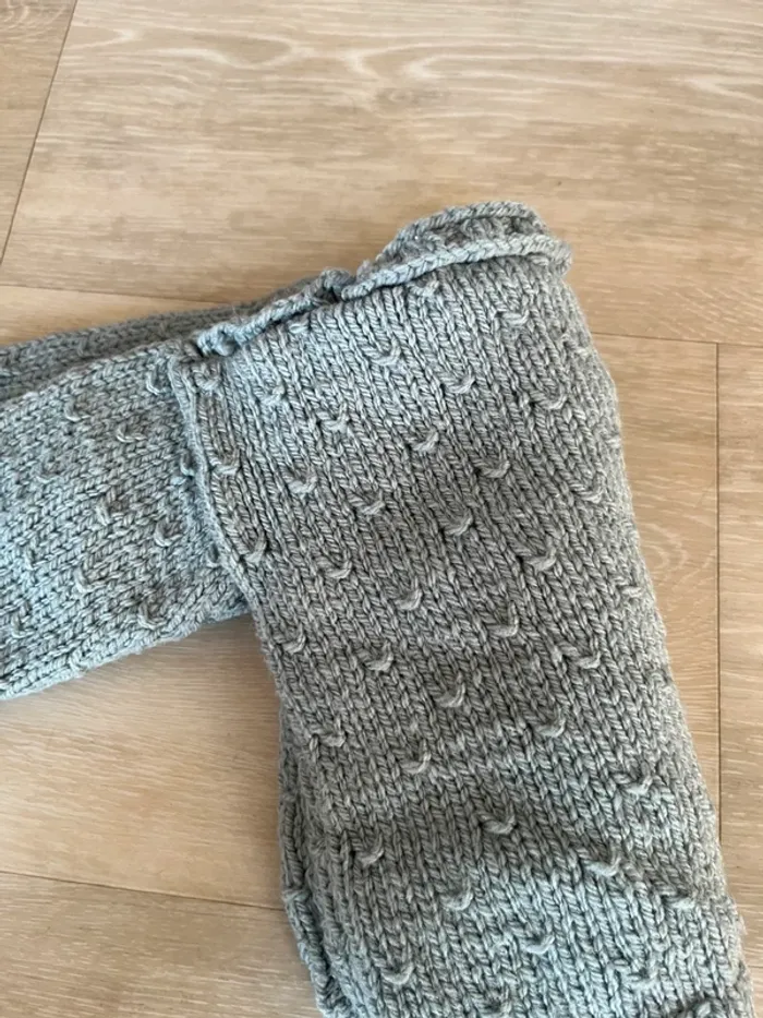Pull tricot fait main - photo numéro 3