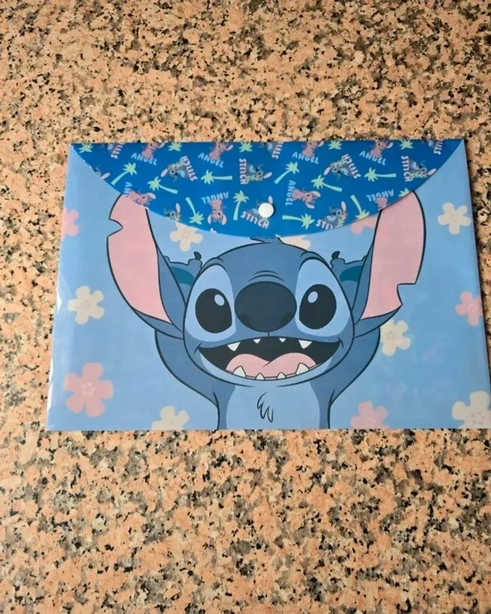 Pochette A4 Stitch neuf