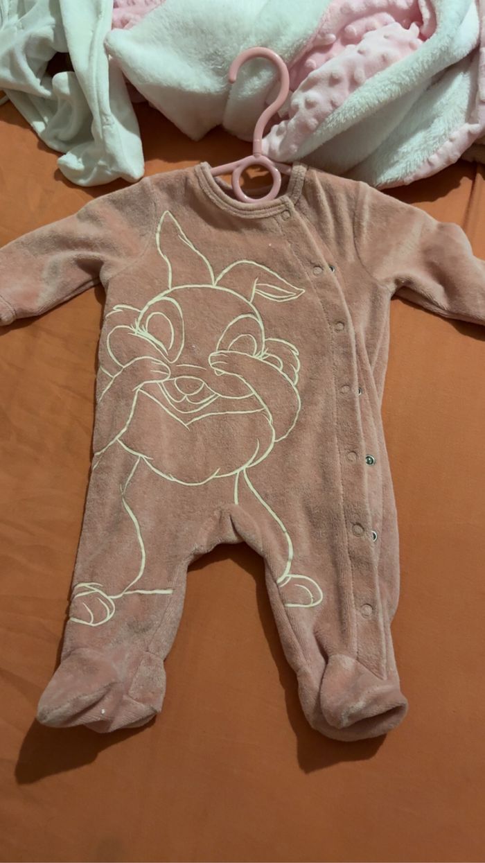 Plan de vêtements bébé - photo numéro 3