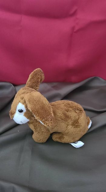 Lapin en Peluche Marron couché