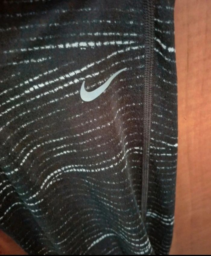 Legging court de sport Nike taille M - photo numéro 2