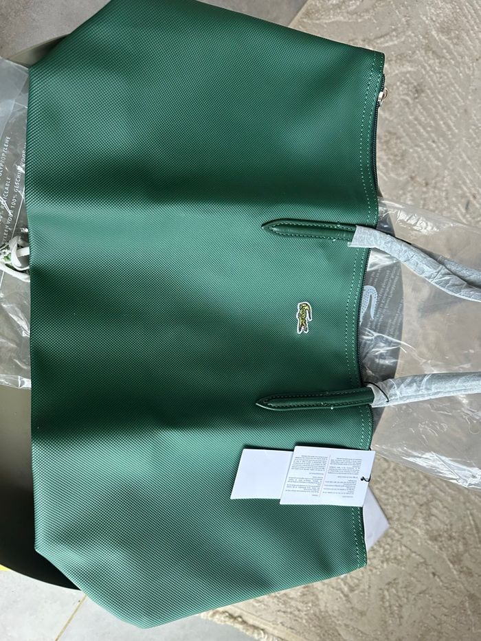 Sac à main marque Lacoste - photo numéro 4