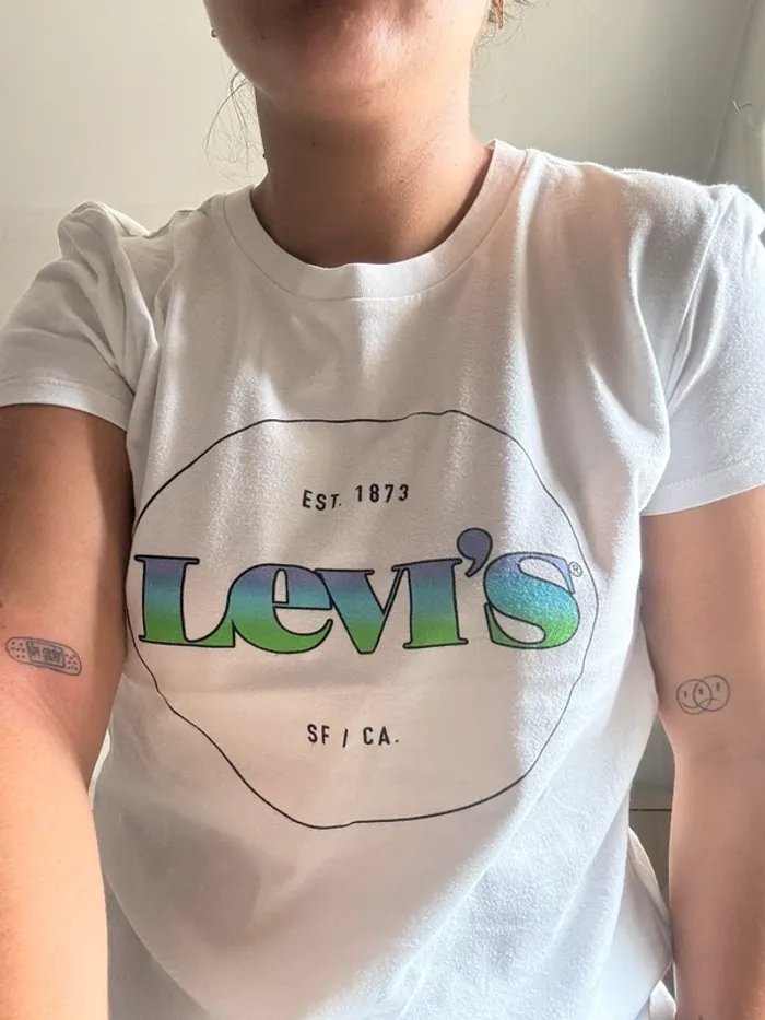 T-shirt manches courtes Levi’s taille S - photo numéro 3