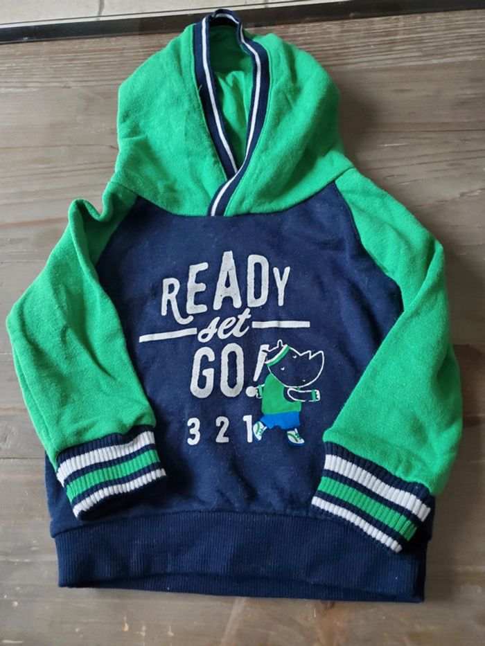 Sweat capuche 6-9 mois Primark