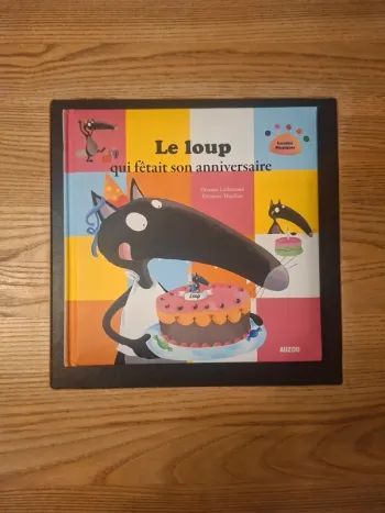 Le loup qui fêter son anniversaire