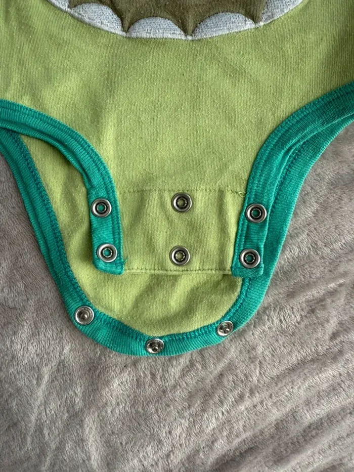 Lot 2 bodies bébé – Monstres & Cie - photo numéro 3