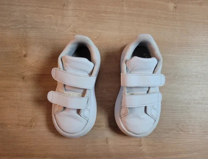 Baskets Adidas Advantage taille 26 - photo numéro 3