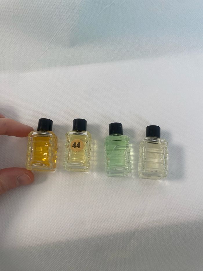 Lot miniature parfum - photo numéro 6