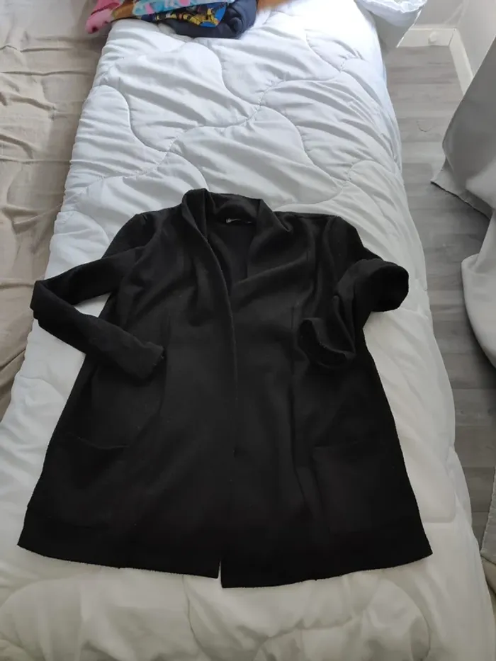 3 gilets fille 8 ans - photo numéro 6