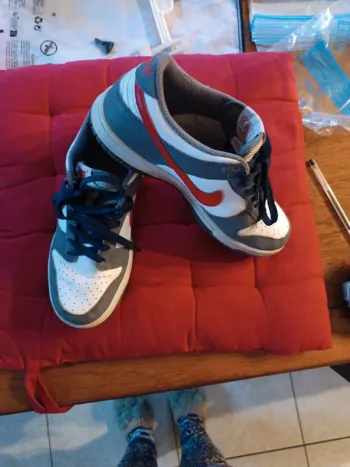 Baskets grises Nike 38