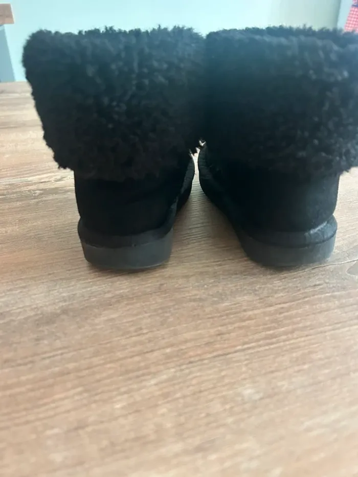 Bottines fourrées taille 24 - photo numéro 2