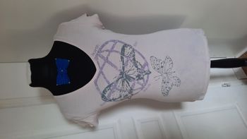 tshirt rose papillons