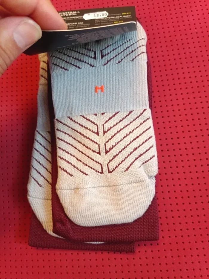 Chaussettes de foot FC Barcelone, Nike Authentique Officiel taille 38/42, Neuf - photo numéro 7