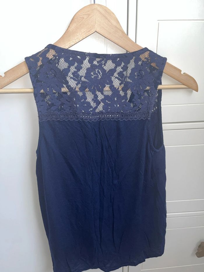 Top dentelle, bleu marine naf naf taille S - photo numéro 3