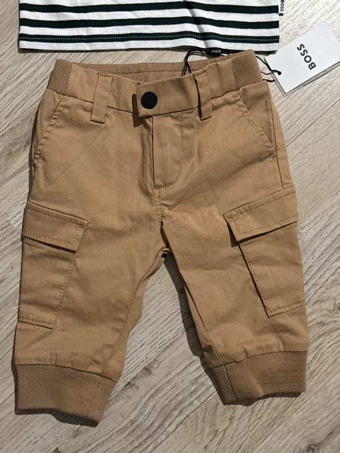 Lot vêtements bébé garçon 6 mois t-shirt et pantalon BOSS - photo numéro 2