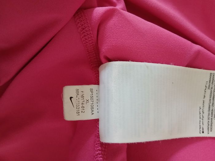 Tee-shirt Nike  Rose fushia.  XL. Nike Pro - photo numéro 6