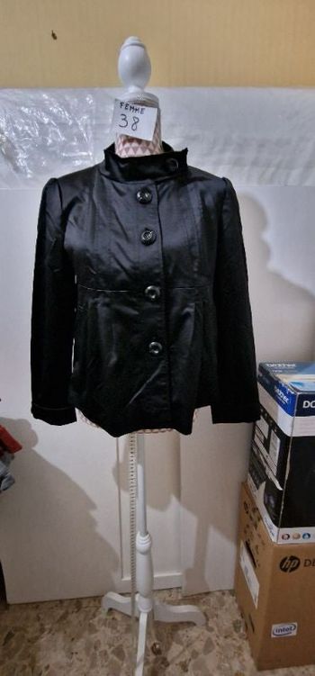 Veste, noir, tissus satiné, en acrylique, longueur 55cm, largeur d'épaule 38cm