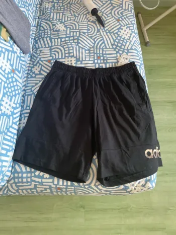 Short Adidas taille L