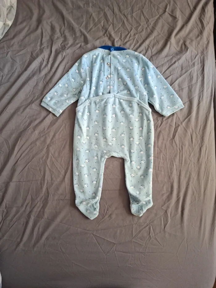 Pyjama/dors bien bébé 6mois - photo numéro 3