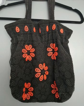Sac à main noir à fleurs orange