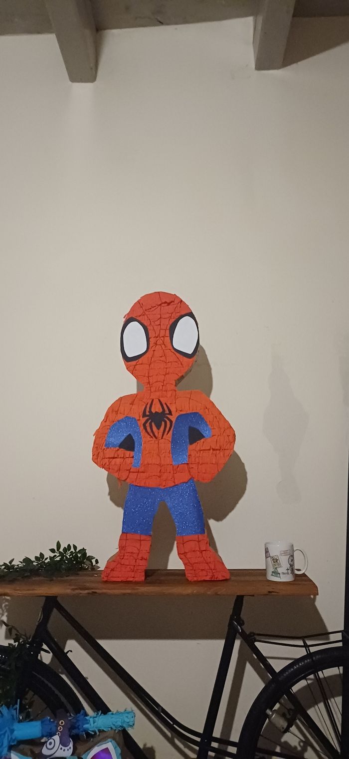 Pinatas anniversaire spiderman 1m