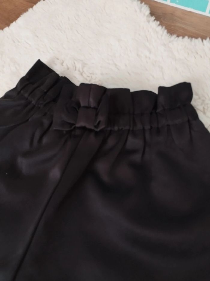 Très beau short satiné taille 3 ans - photo numéro 3