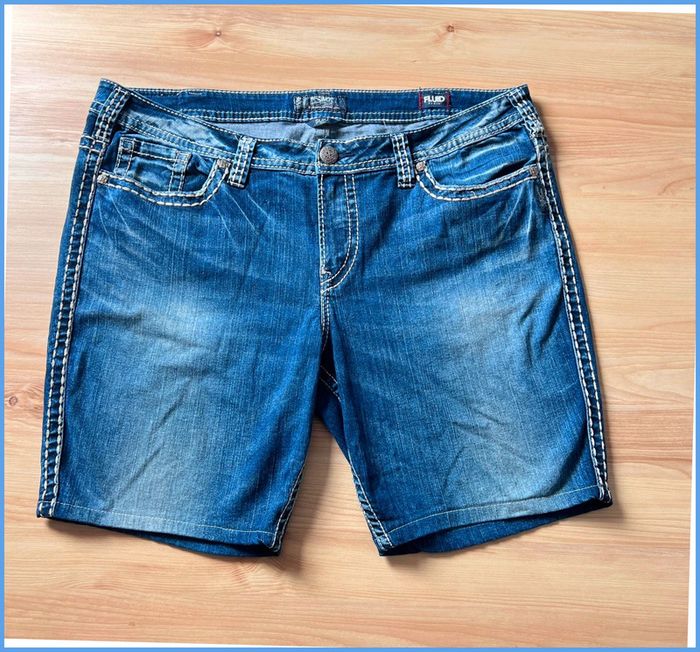Short en jean vintage brodé bleu marine – Femme XXL - photo numéro 2