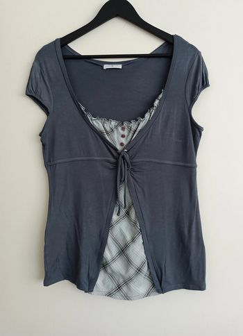 T shirt gris anthracite lien a nouer. Manches courtes. Cache cache. Taille 40 / 42