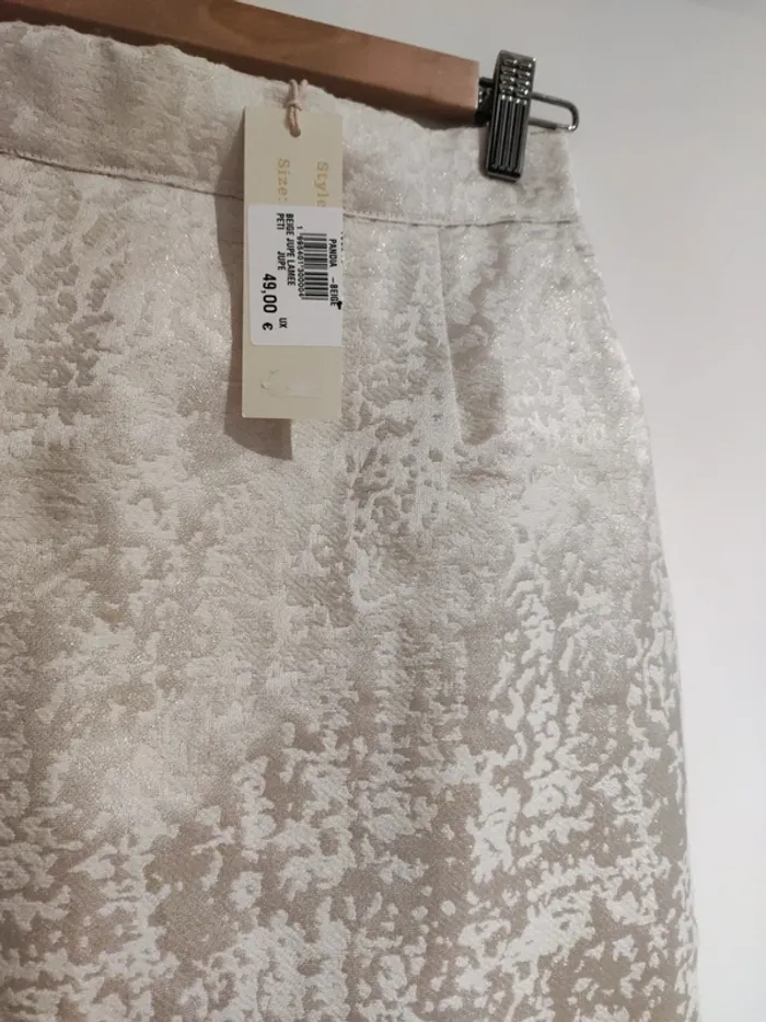 Jupe "La p'tite étoile" T.2 - beige irisé - Neuve - photo numéro 2
