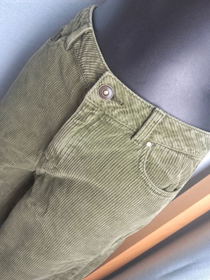 Maison 123 pantalon velour kaki jambes larges T 36 - photo numéro 3