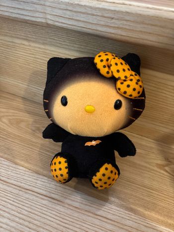 Peluche hello kitty version Halloween