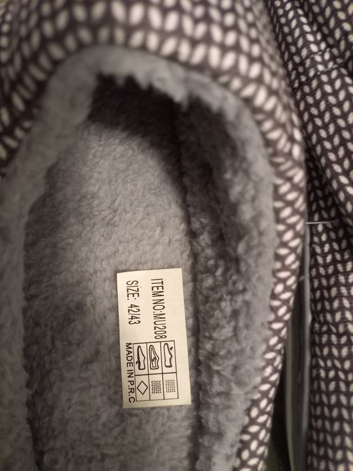 Chausson polaire  homme neuves 42 - photo numéro 2