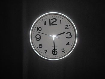 Horloge murale à quartz