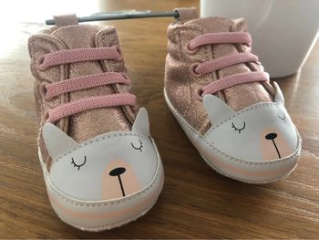 Chaussures bébé 0/3 mois neuves